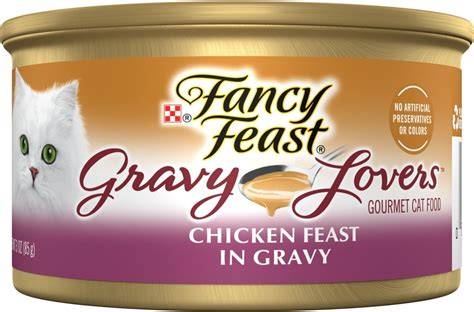 Can of Fancy Feast Gravy Lovers Chicken Feast in Gravy cat food